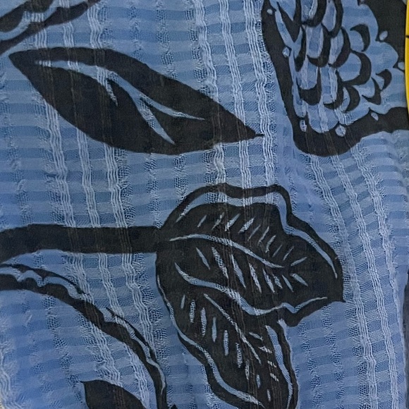 LOFT Petite Garden Ruffle Neck Shirt Dimensions in photos blue black white - Picture 7 of 8